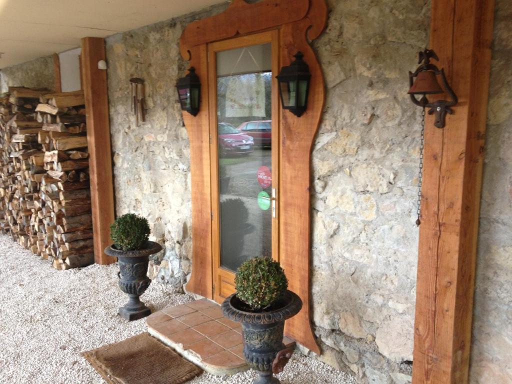 Domaine De Terrac Bed & Breakfast Rimont Exterior photo